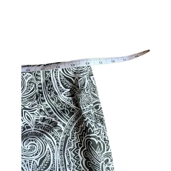 Bamboo Traders Women's Green and White Pants - Picture 4 of 7